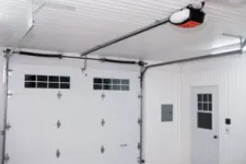 Pourquoi ma porte de garage fait-elle autant de bruit ?