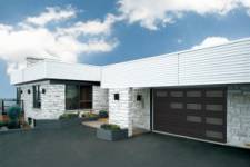 Rajeunissez votre porte de garage et améliorez l’apparence de votre maison !