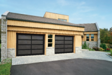 Prolongez votre aire d’habitation avec des portes de garage toutes vitrées